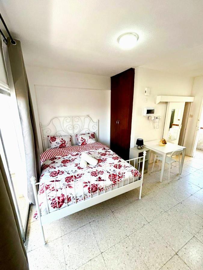 Central Comfort Studio Larnaka Exterior foto